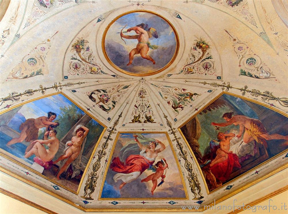 Milano - Dettaglio del soffitto del secondo boudoir di Palazzo Serbelloni